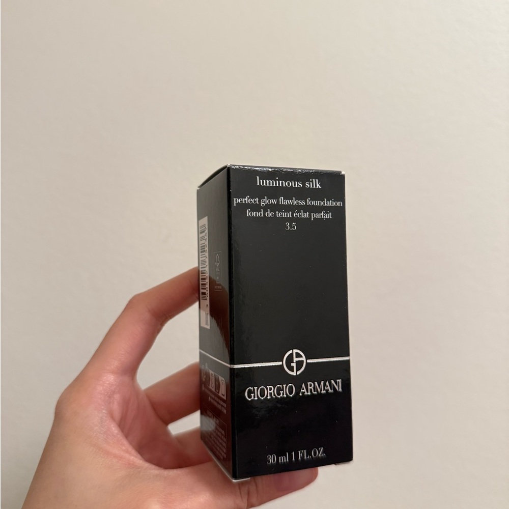 NWT Giorgio Armani Luminous Silk Foundation - Shade 3.5 Original Formula